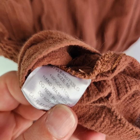 Grade and Gather Brown Clay Gauzy Smocked Spaghetti Strap Tank Size Medium - Picture 6 of 8